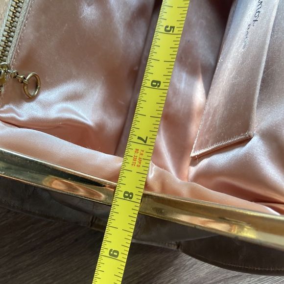 Vintage 1960’s Lenox Bags Hand Bag Gold with hand strap - Picture 9 of 14